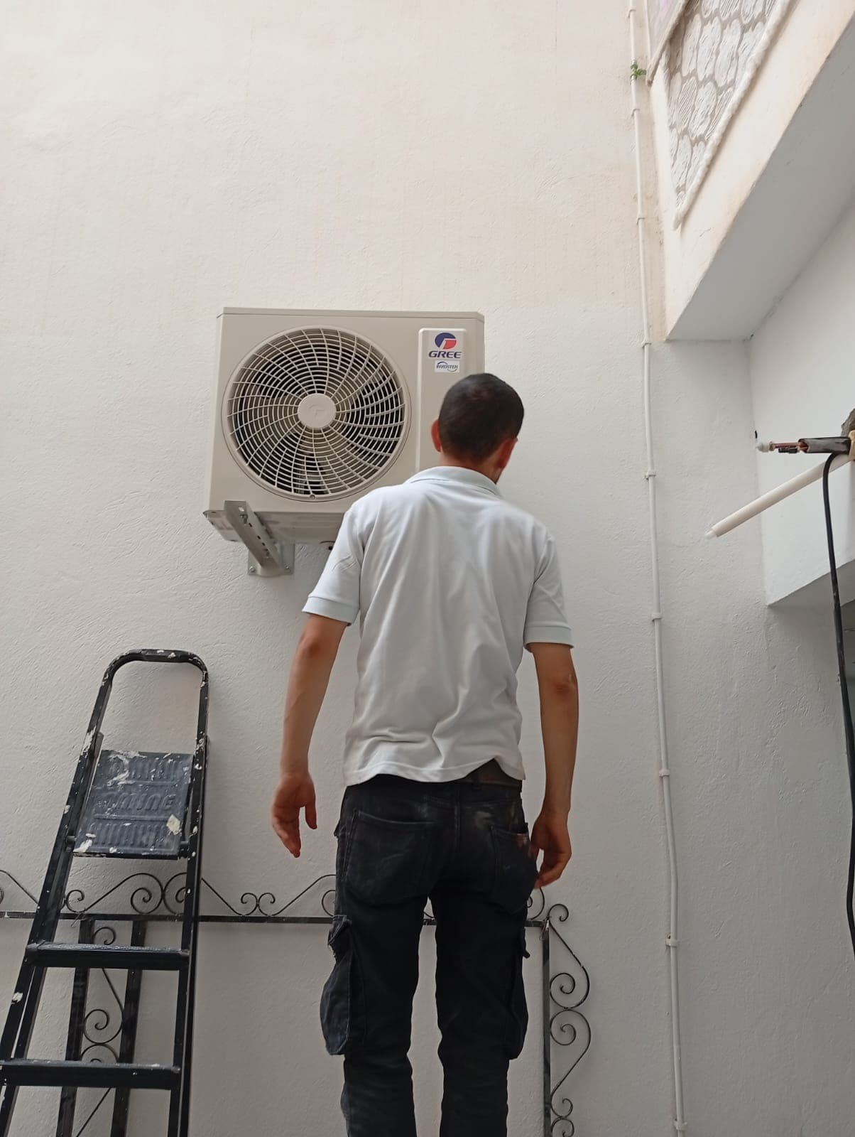 Raccordement groupe climatisation & alimentation N°14